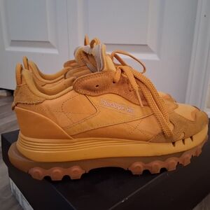 Reebok Womens Cardi B